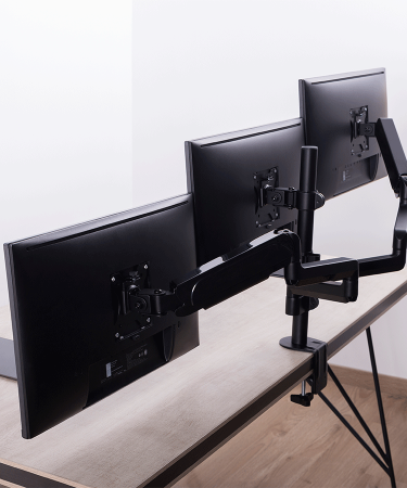 NOSAČ ZA TRI MONITORA GEMBIRD MA-DA3-01, montaža na stol, (full-motion), do 27”, up to 7 kg